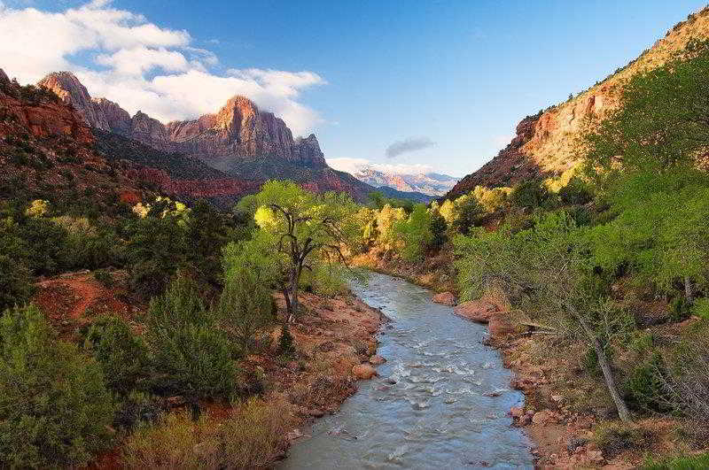 Holiday Inn Express Springdale - Zion National Park Area, An Ihg Hotel Exterior photo