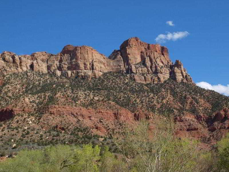 Holiday Inn Express Springdale - Zion National Park Area, An Ihg Hotel Exterior photo