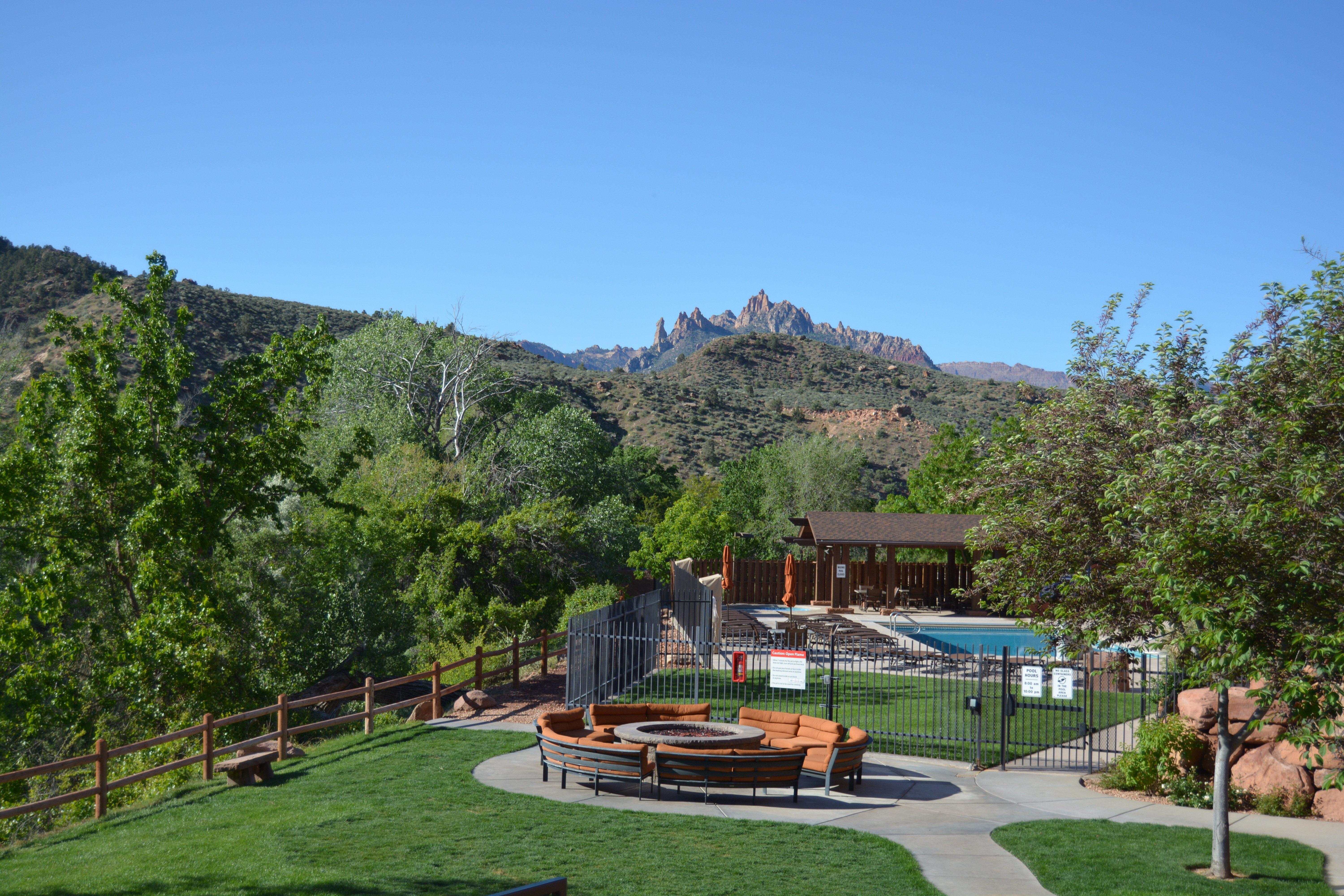 Holiday Inn Express Springdale - Zion National Park Area, An Ihg Hotel Exterior photo