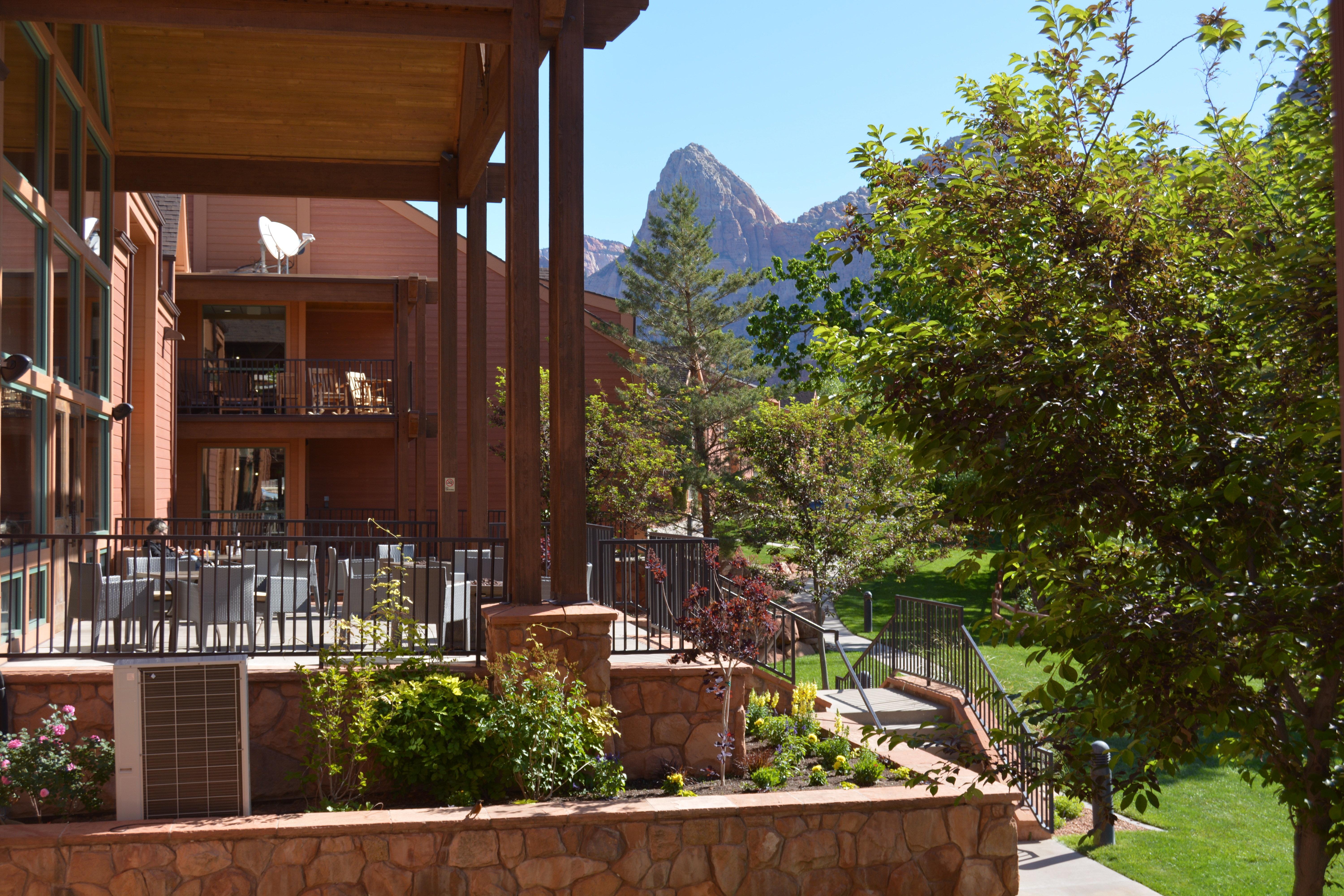 Holiday Inn Express Springdale - Zion National Park Area, An Ihg Hotel Exterior photo