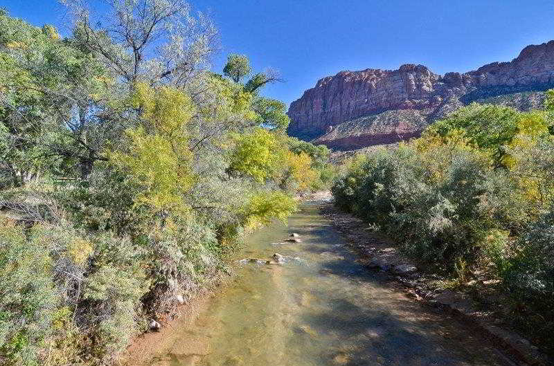 Holiday Inn Express Springdale - Zion National Park Area, An Ihg Hotel Exterior photo